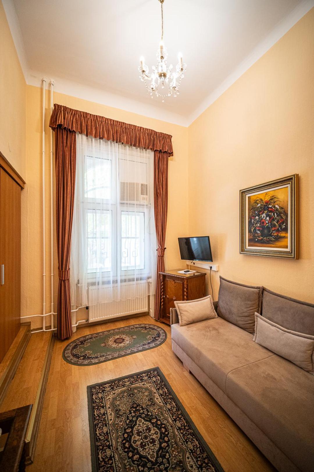 Tisza Szálloda 3*